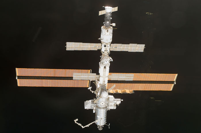 STS110-E-05922