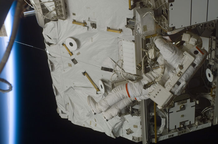 STS110-E-05635
