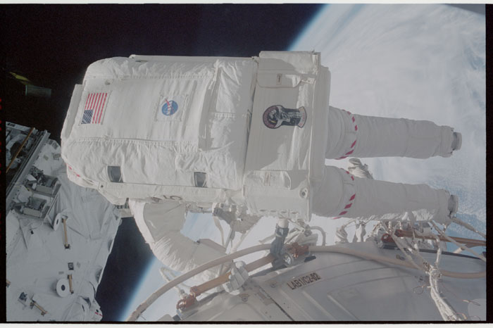 STS110-359-035.jpg