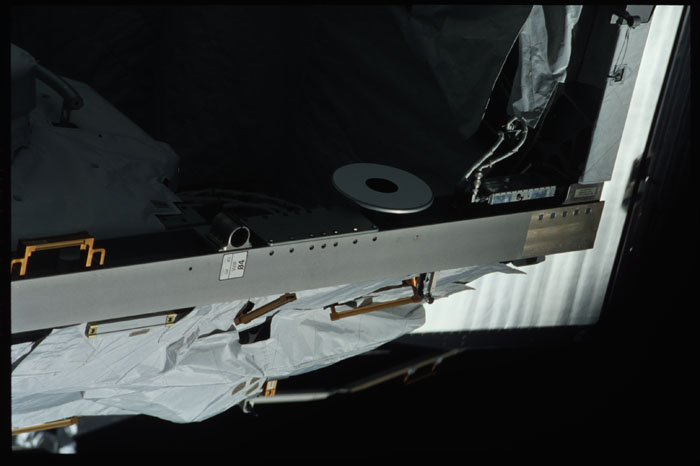 STS110-324-006.jpg