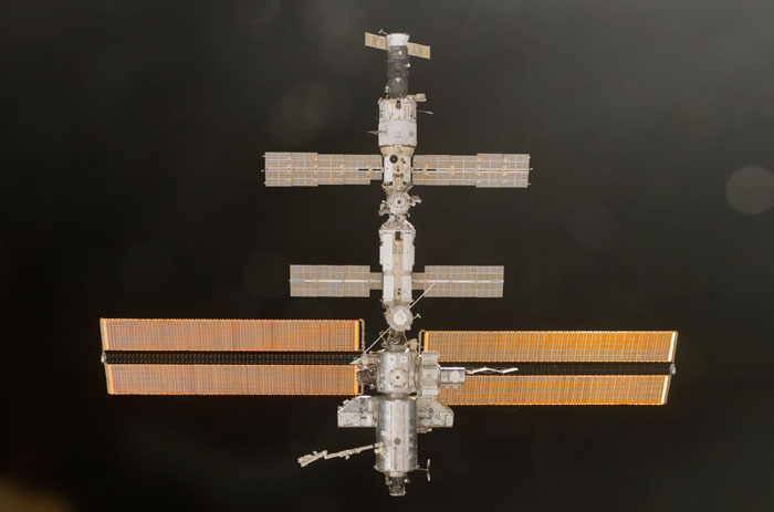 STS110-E-05931