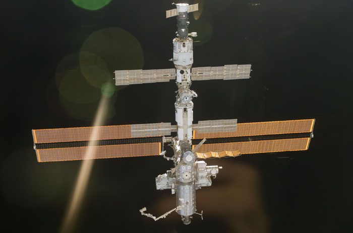 STS110-E-05923