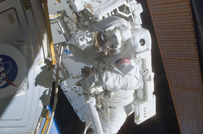 STS110-E-05309