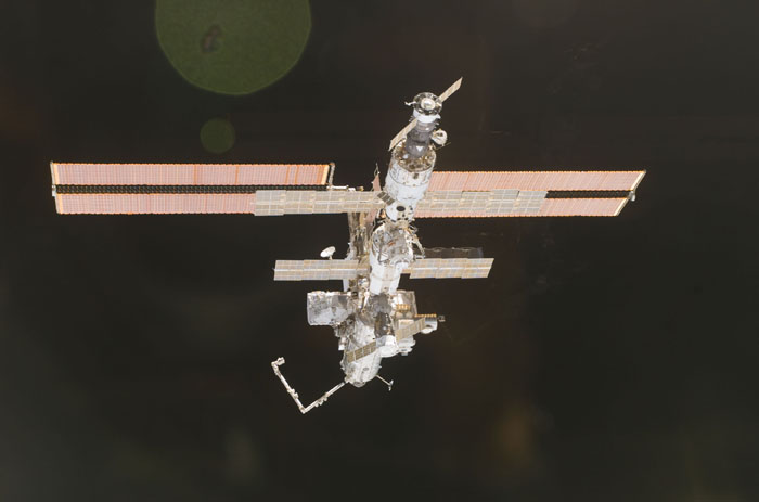 STS110-E-05909