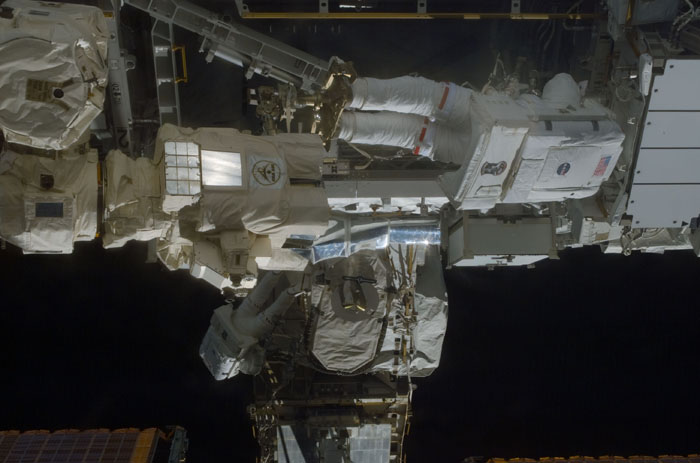 STS110-E-05848