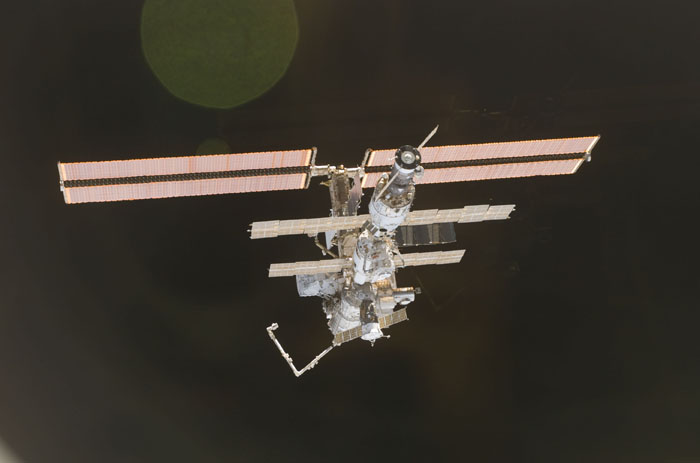 STS110-E-05899
