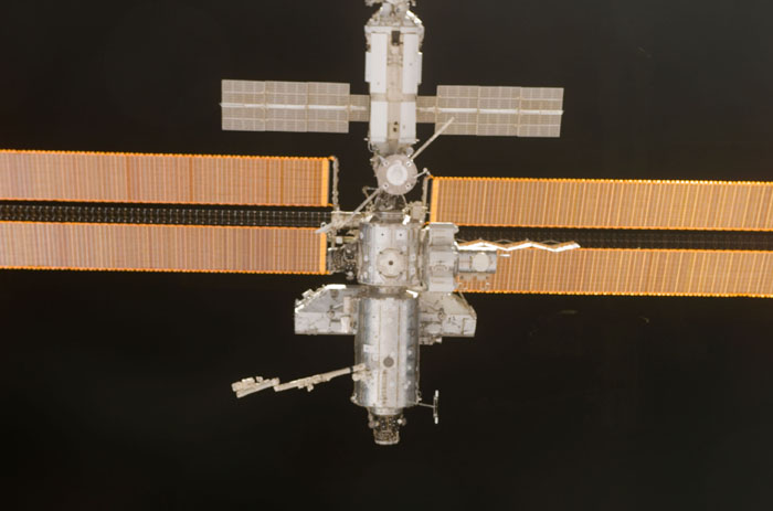 STS110-E-05929