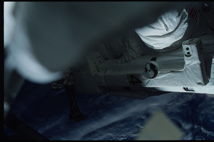 STS110-307-013.jpg