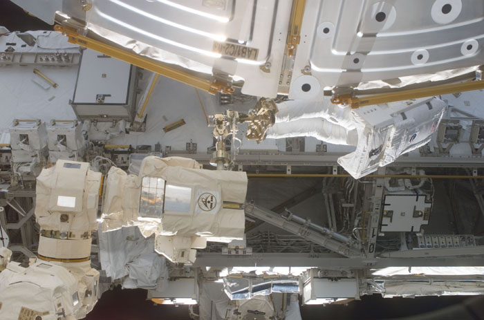 STS110-E-05257
