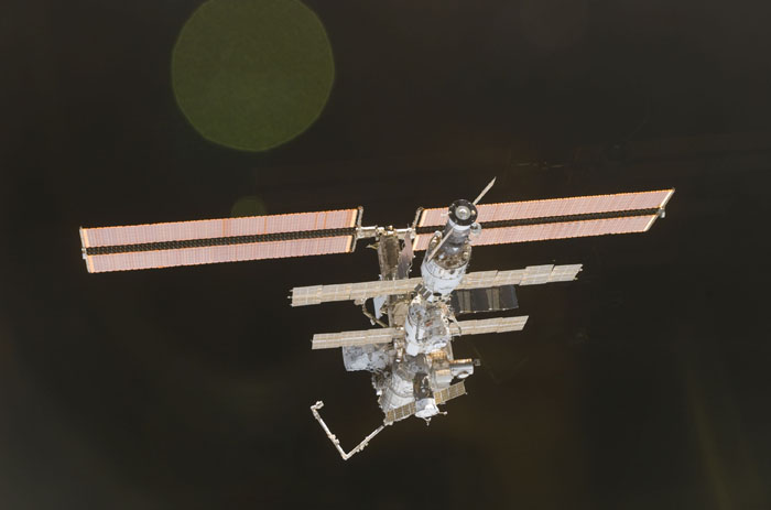 STS110-E-05900
