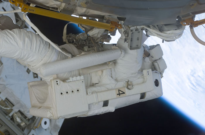 STS110-E-05288