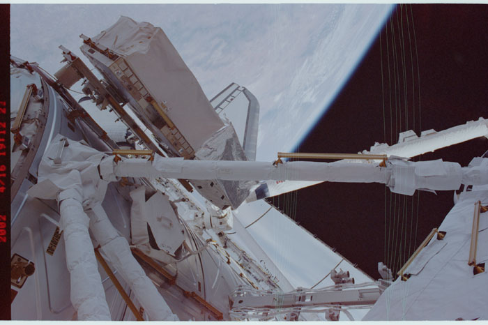 STS110-334-033.jpg