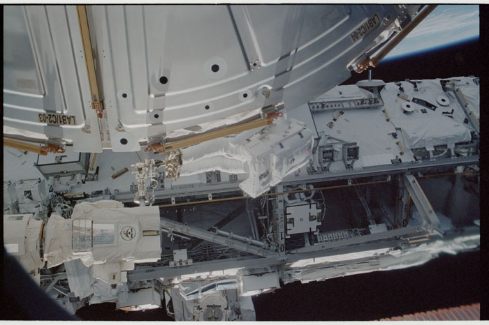 STS110-341-033.jpg