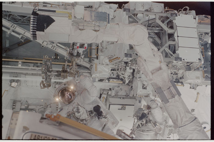 STS110-354-037.jpg