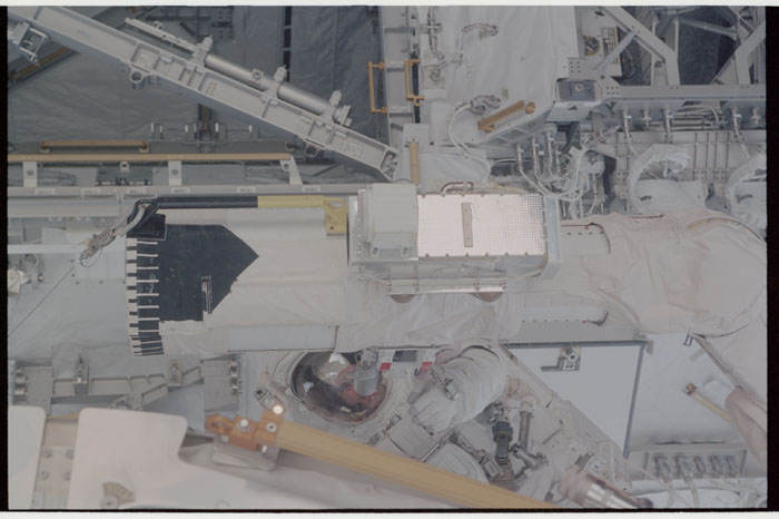 STS110-355-011.jpg