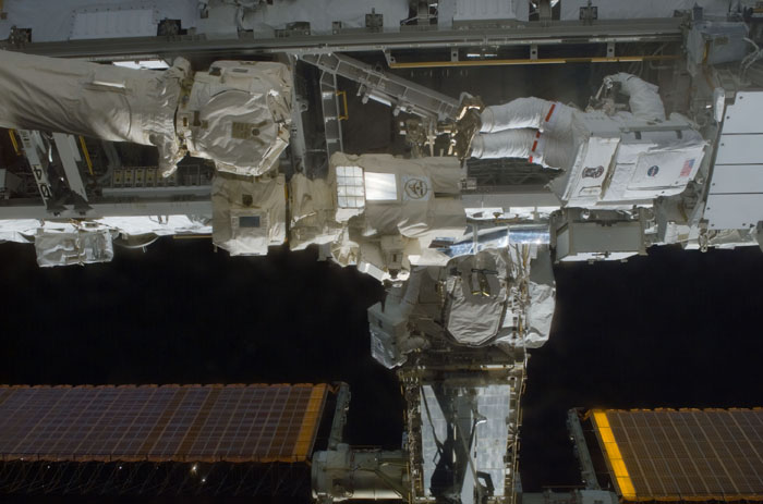 STS110-E-05849