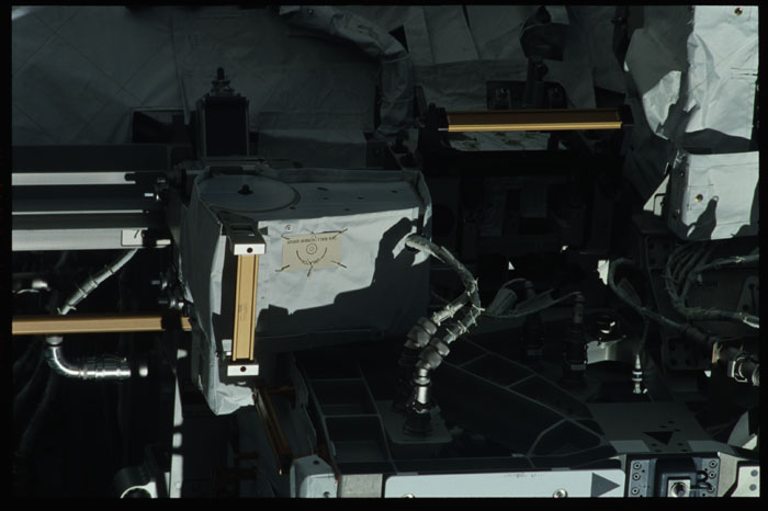 STS110-324-019.jpg