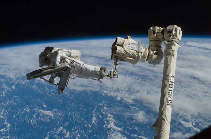 STS110-E-05530.jpg