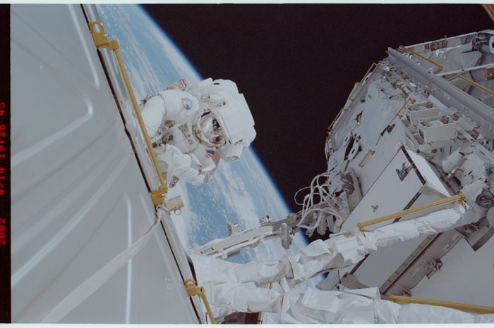 STS110-336-009.jpg