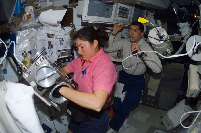 STS107-E-05744
