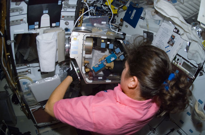 STS107-E-05746